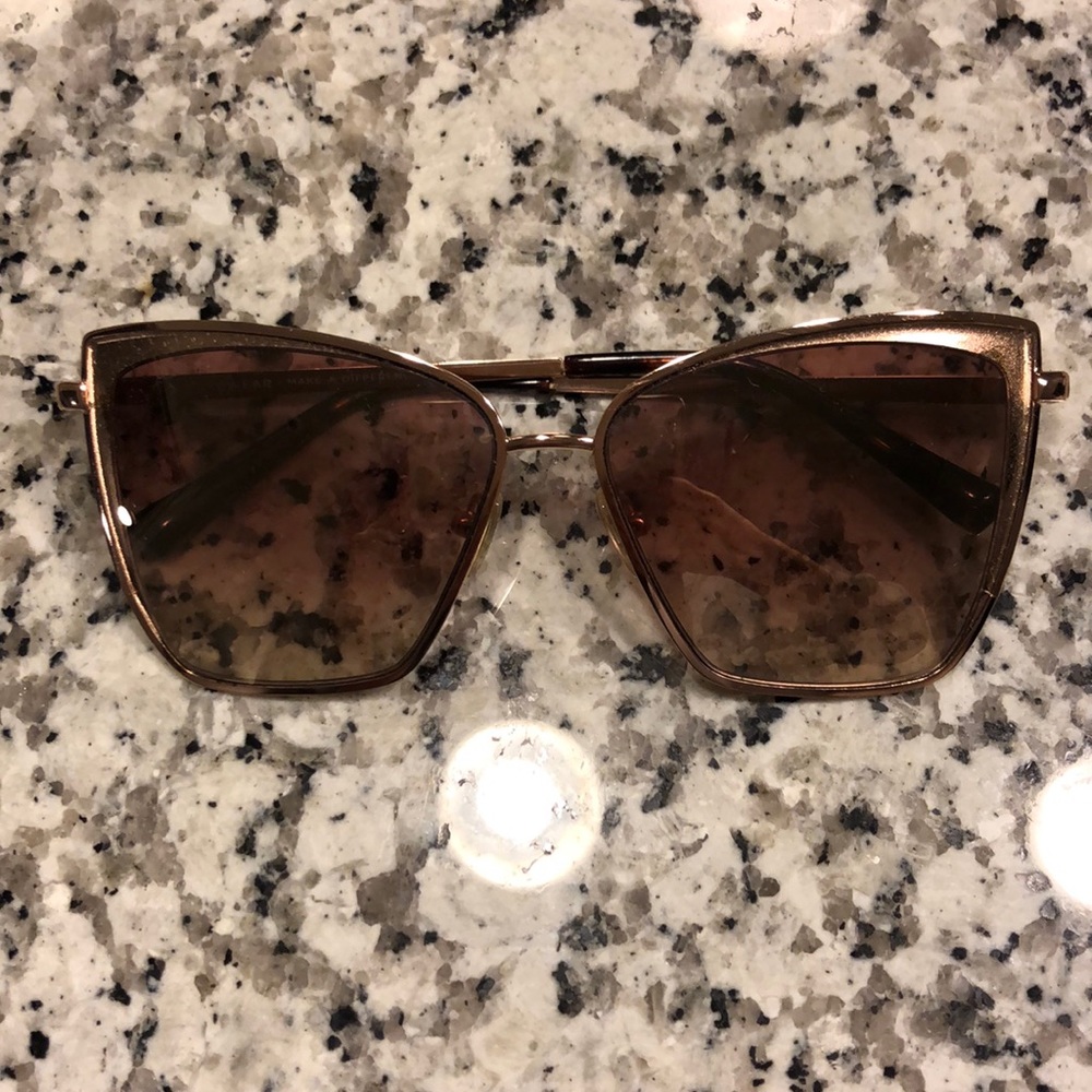 Gold & Brown Diff Cat-Eye Style Sunglasses w/ Case
